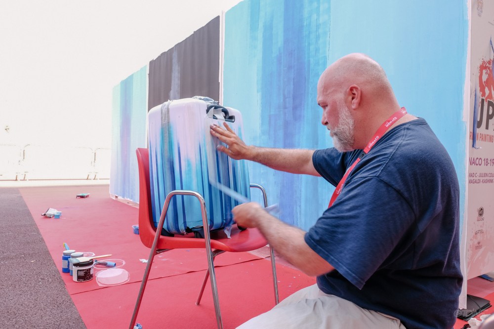 ©TOINE. toinebehind.com